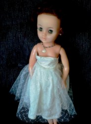 DNC AUBURN FASHION DOLL WHITE DRESS VIEW_02